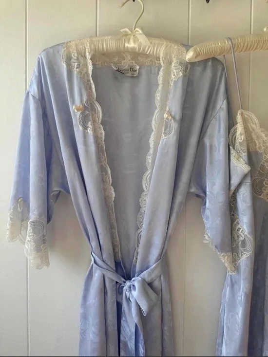 Vintage Christian Dior blue lace nightgown and robe set - Picture 4 of 5
